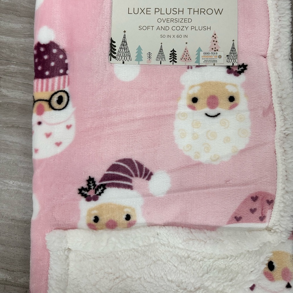 Pink Christmas Oversized Winter plush throw blanket 50x60 NWT with Santa Pastel